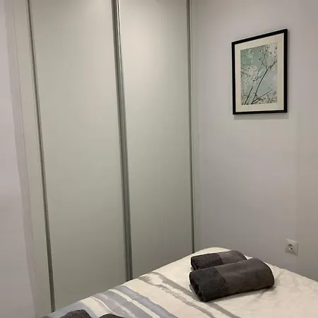 Con Encanto Y Piscina Apartment